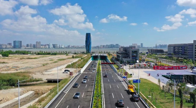 开元体育汕头海湾隧道主线通车——为世界级超级工程贡献中信力量(图1)